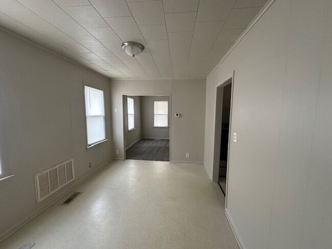 Photo - 3 Bedroom 1 Bath Home For Rent