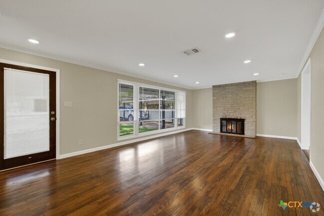 Building Photo - 550 California Blvd Rental