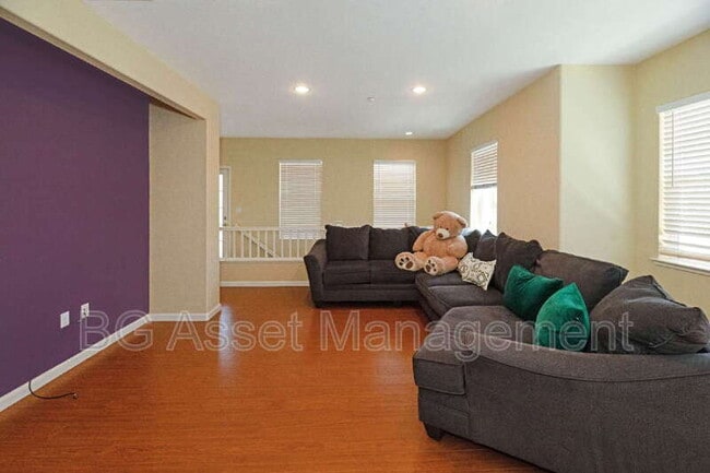 Photo - 1653 Northshore Dr