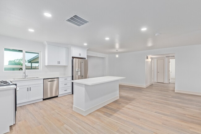 Photo - 1729 W Cortez St