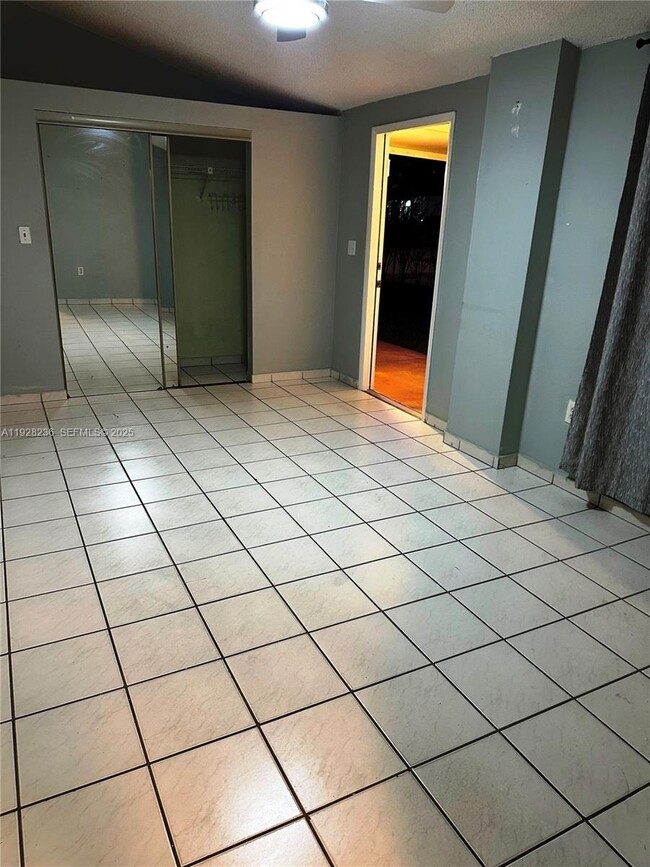 Photo - 85 W 55th St Unit EFFICI