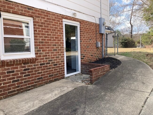 Photo - 1517 Westchester Rd Unit 1517B