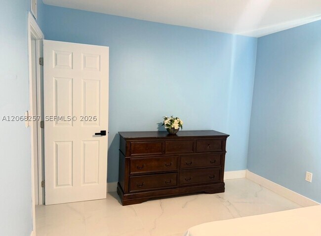 Photo - 530 NW 116th St