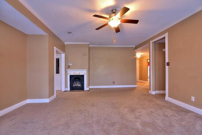 Photo - 1601 Kings Row
