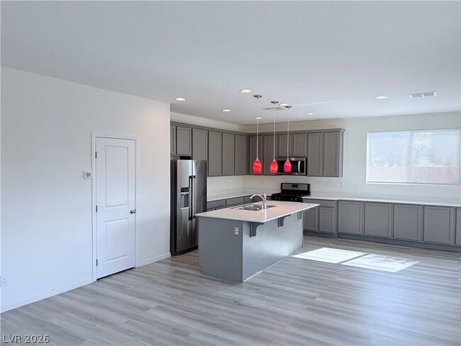 Photo - 6885 Black Ash St