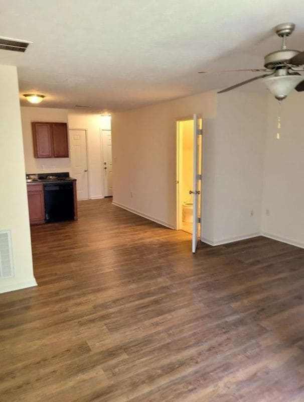 Photo - 120 Corvette View Ct