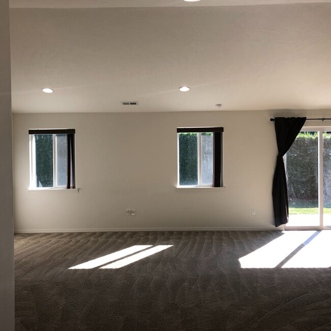 Photo - Cozy Home with Private Backyard!