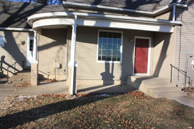 Photo - Acreage Nestled In City Of Pella
