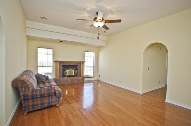 Photo - 304 Old Forge Dr