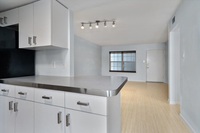 Photo - Prime 2 Bed 1 Bath in 78704 Near Downtown Austin