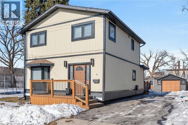 Photo - 9 Bayside Ave