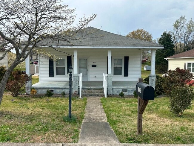 Building Photo - 110 S Valley St