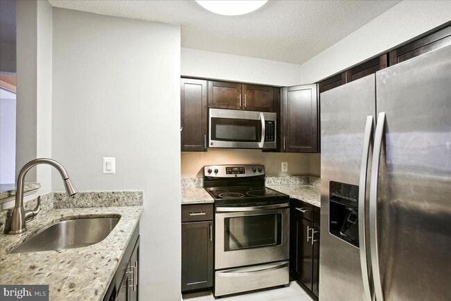 Building Photo - 6939 Mary Caroline Cir Unit E