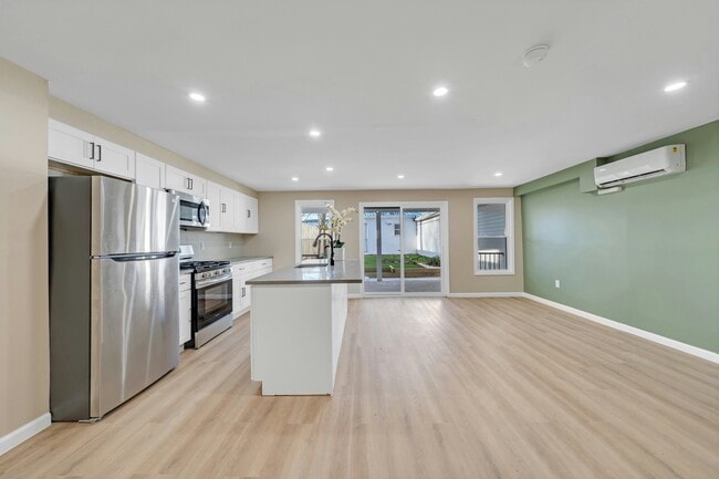 Photo - 171 Van Horne St