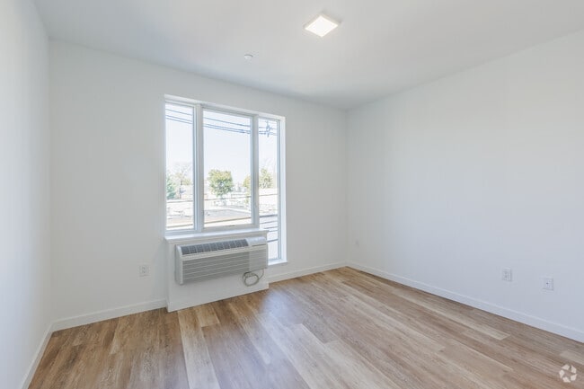 2BR 2BA