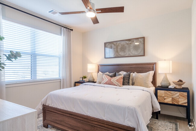 2BR, 2BA - 1058SF