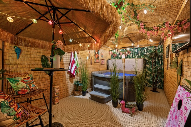 Building Photo - 11025-11155 155 St NW