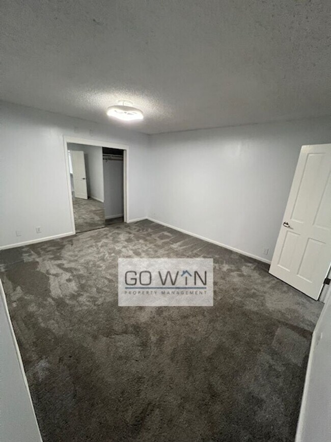 Photo - 4 Bed/ 2 Bath - House Tempe