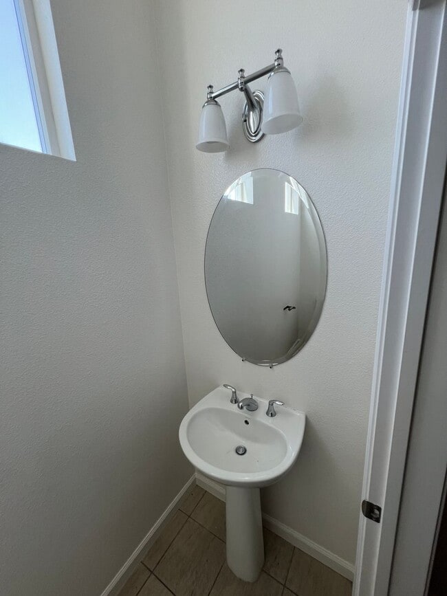 Photo - $4295-Beautiful Tri-level 3 Bed/2.5 Ba Townhome in Hampton Park/North San Jose
