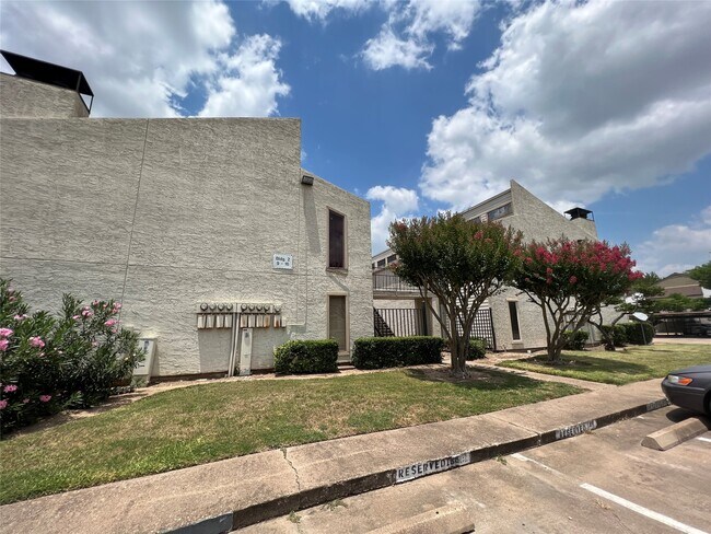 Photo - 10075 Westpark Dr Unit 12