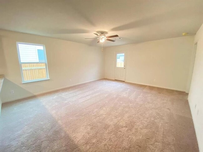 Photo - 213 Allington Cir