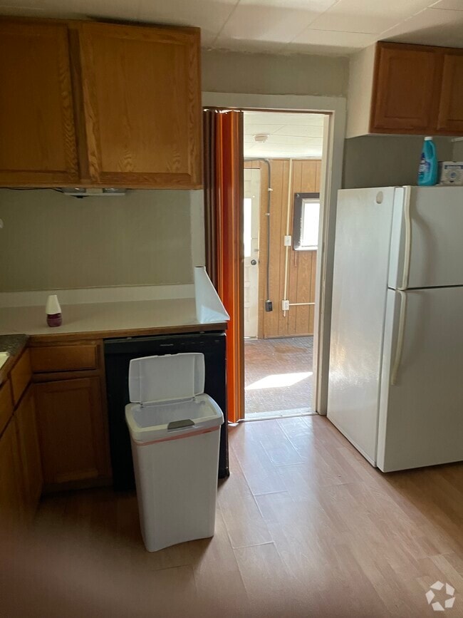 Building Photo - 270 E Gandy Ave Rental