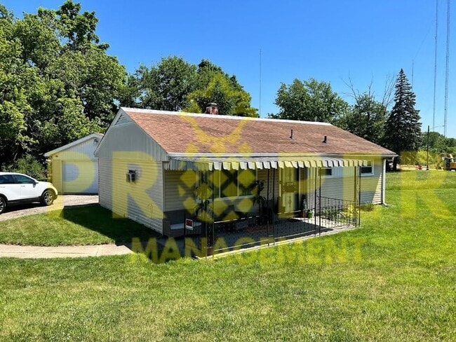 Building Photo - 3 bedrooms 1 bathroom house
