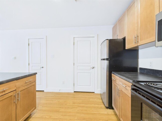 Photo - 711 W 32nd St Unit 151