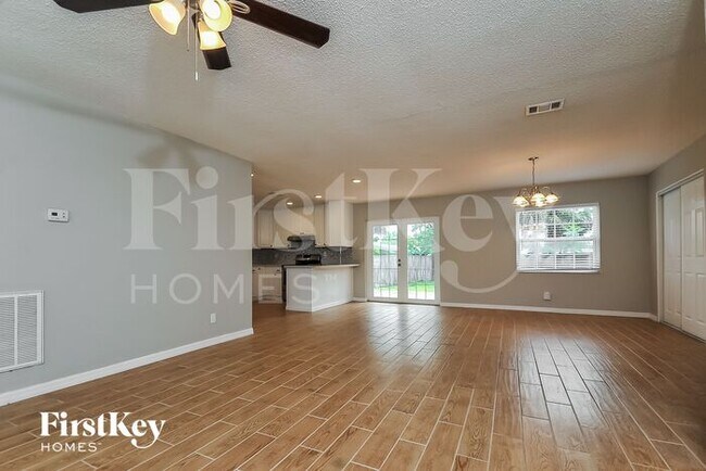 Photo - 6229 Florida Cir N