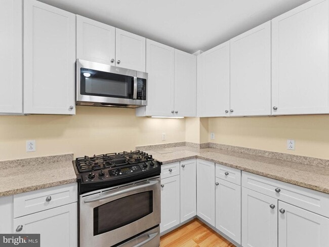 Photo - 1900 Hamilton St Unit C9