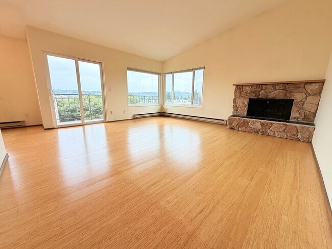 Bright Penthouse Corner Unit w/Garage Parking included - Panoramic Views in Ballard!