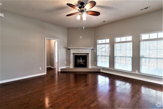 Building Photo - 111 NW Wittington Ln Rental