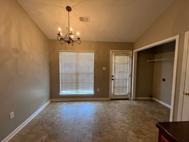 Photo - Renovated 2 Bedroom 2 Bath Home for Rent!!