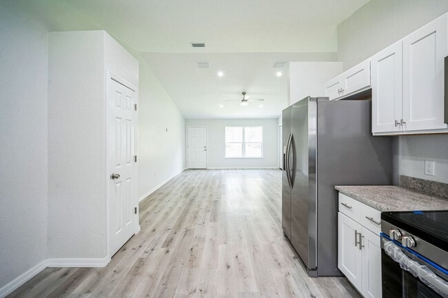 Photo - 1742 Magnolia St