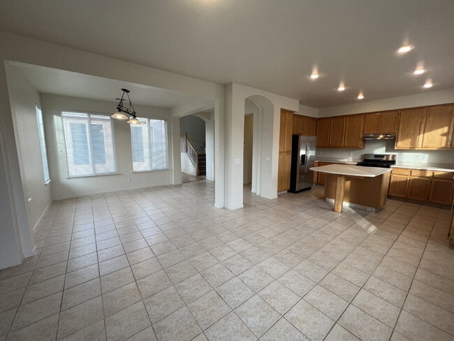 North Merced: 5 bedroom 3 bathroom 2 story... - North Merced: 5 bedroom 3 bathroom 2 story... Apartment
