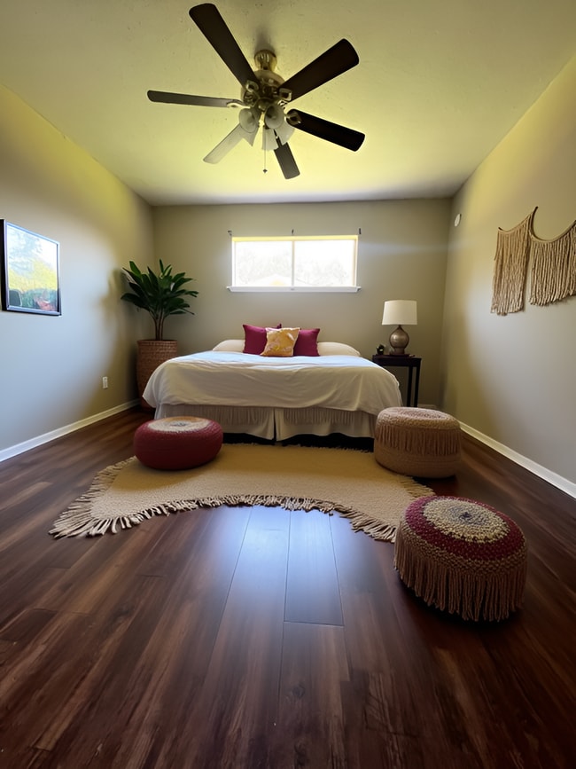 Photo - 317 W School St Unit B