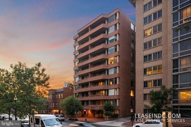 Building Photo - 2141 P St NW Unit #904