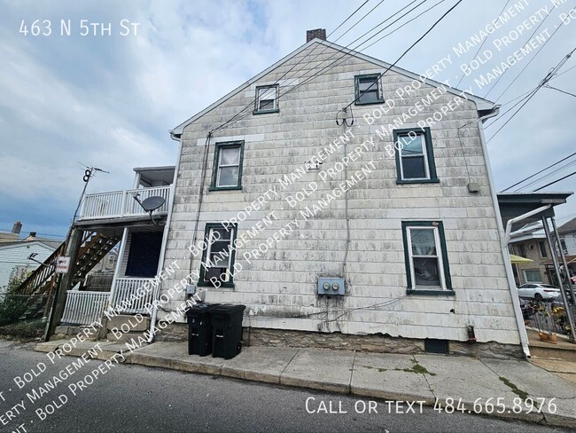 Building Photo - 463 N 5th St