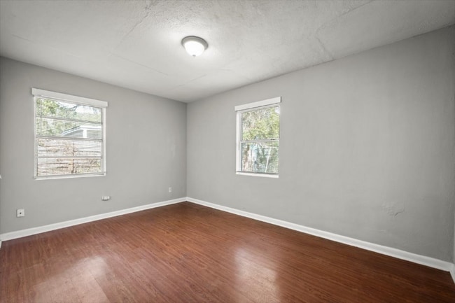 Photo - 1831 Lambert St