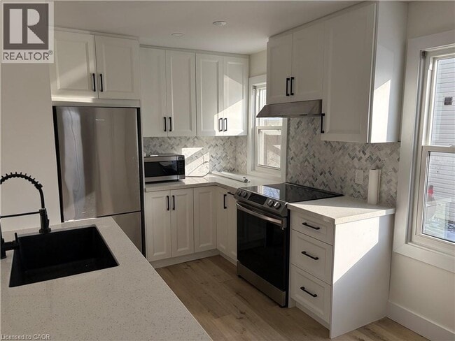 Photo - 137 Whitley St