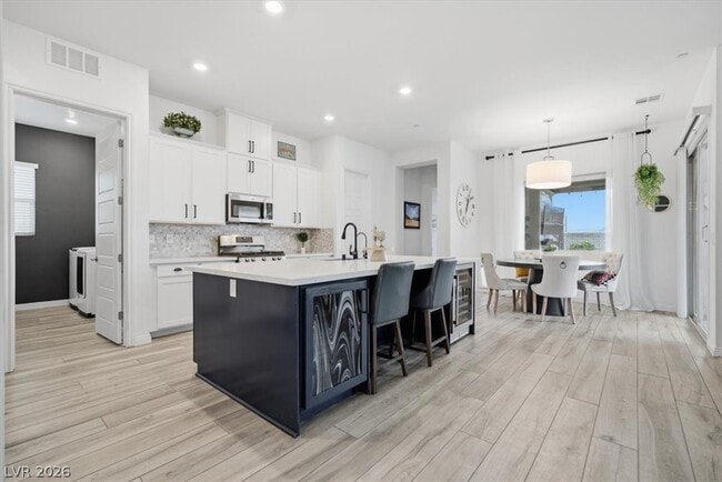 Building Photo - 246 Tallis Hills Ave