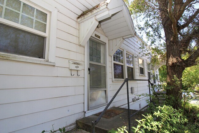 Photo - 2200-2208-2212 SE Ivon St. Unidad 2208