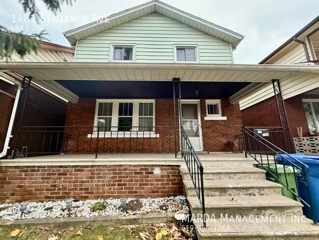 Photo - CHARMING 4+1 BED/2 BATH HOME - WALKERVILLE PLUS UTILITIES