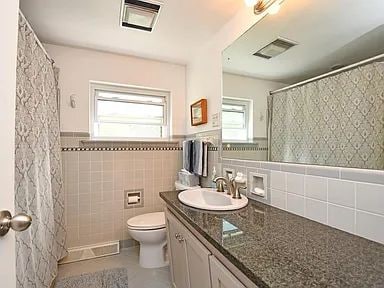 Photo - 939 Springbrook Dr