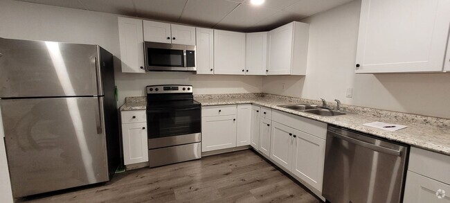 Building Photo - 6 E Main St Unit 8 Rental