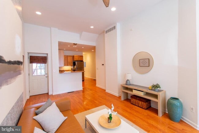 Photo - 1921 Poplar St Unit 1