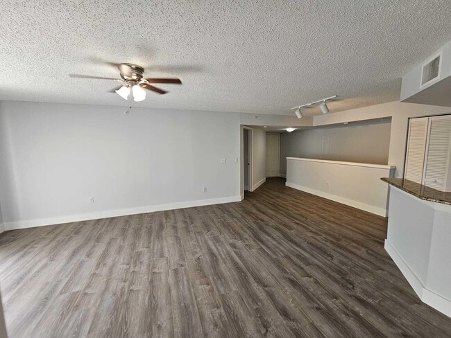 Photo - 1100 Crestwood Ct S Unit 1116