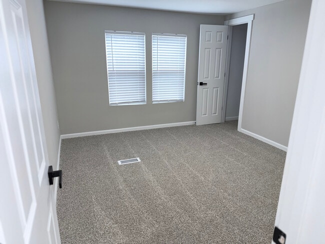 Photo - 4994 Esther Bandy Rd