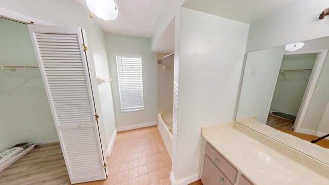 Photo - 2219 Umbrella Tree Dr