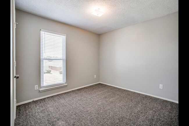 Photo - 624 Canyon Pl